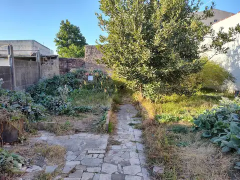 Terreno de 8.66 x 55.00 Acepta Permuta  - Wilde