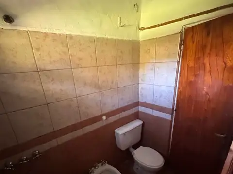 Casa 4 ambientes con 1 baño
