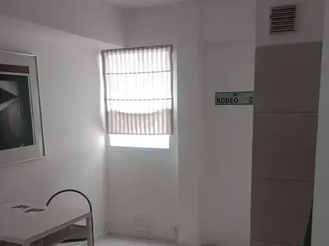 Uruguay 800, Piso 9°