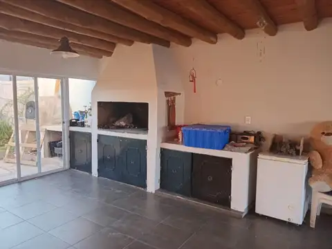 Casa 6 ambientes con 3 baños