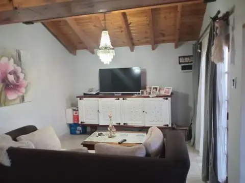 VENTA DE CASA EN CHACRAS(APTA CREDITO)