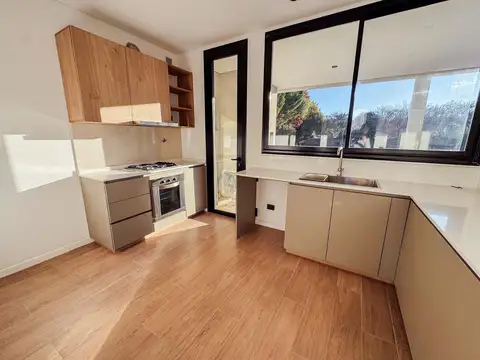 Casa 5 ambientes con 4 baños