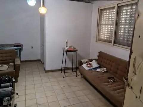 Casa en Longchamps, 4 ambientes con terreno libre