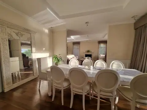 Casa 10 ambientes con 8 baños