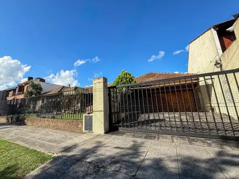 Casa en Venta en Villa Luzuriaga, USD 330.000