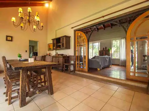 Casa 7 ambientes con 3 baños