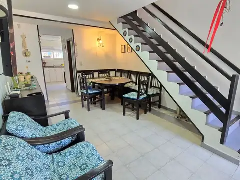 Casa 5 ambientes con 2 baños