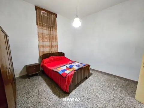 VENTA CASA EXCELENTE UBICACIÓN 3 DORM Y COCHERA