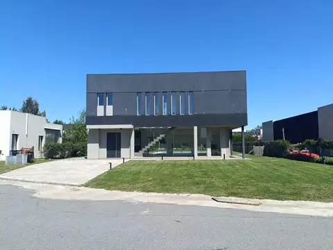 Casa en Venta al Noroeste