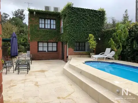 Chalet de 3 dormitorios en zona residencial tranquila