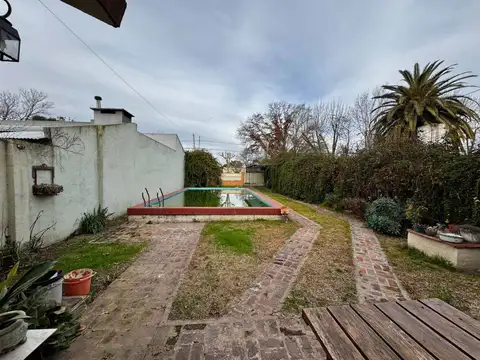 Casa 3 ambientes con 2 baños