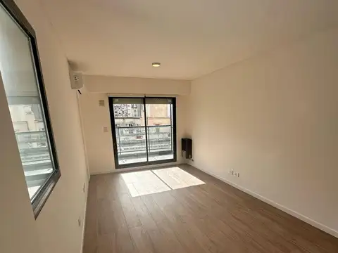 MONOAMBIENTE EN VENTA - CON BALCÓN AL FRENTE.