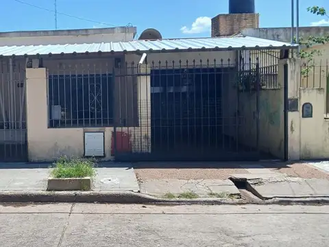 VENTA CASA 3 DORM PUEYRREDON CON CASA 2 DORM