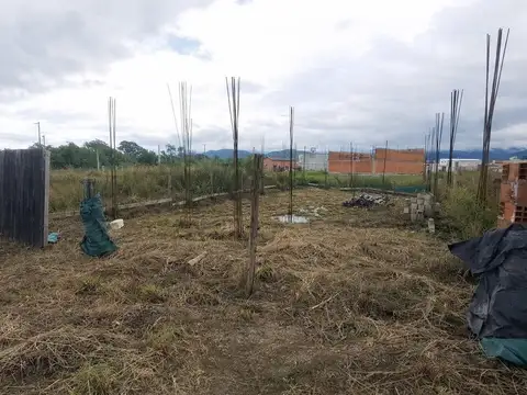 OPORTUNIDAD! Lote con construcción en B Septiembre - Zona San Lorenzo Chico