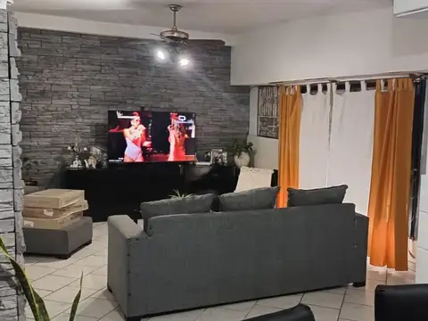 Casa en Venta en Moron, USD 120.000