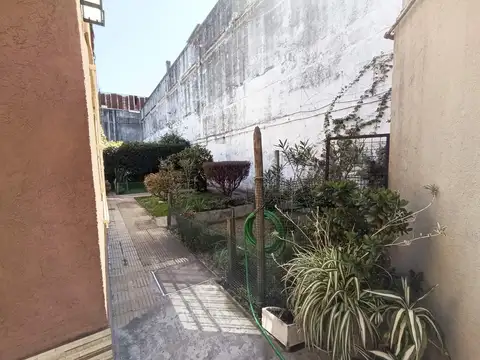 Depto Tipo Casa en Venta en Villa Lynch, USD 92.000
