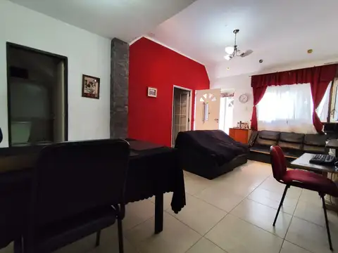 Depto Tipo Casa 4 ambientes con 2 baños