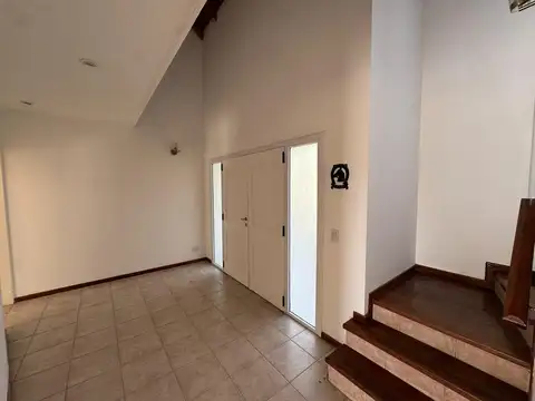 Casa en Alquiler de 3 dormitorios