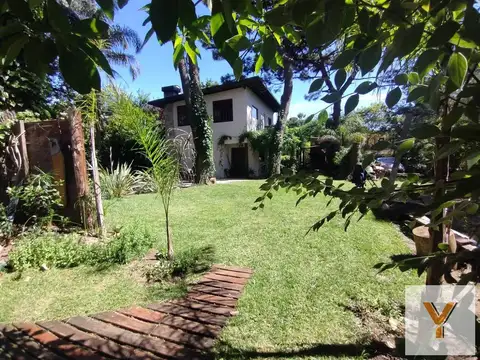 Casa en venta - 2 Dormitorios 2 Baños - Valeria del Mar
