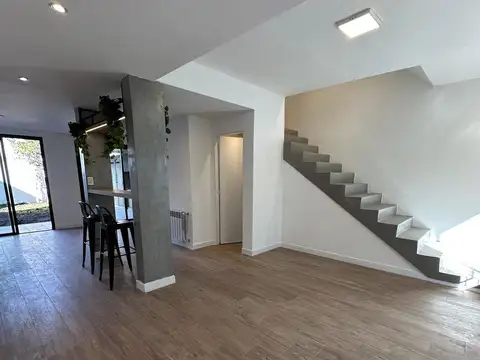 Casa 4 ambientes con 3 baños