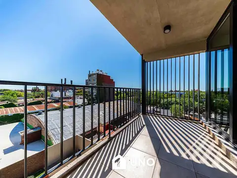 Artigas y José Hernandez - Amplio Dpto de 1 Dormitorio. Posibilidad cochera.