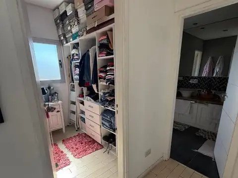 Casa 6 ambientes con 2 baños