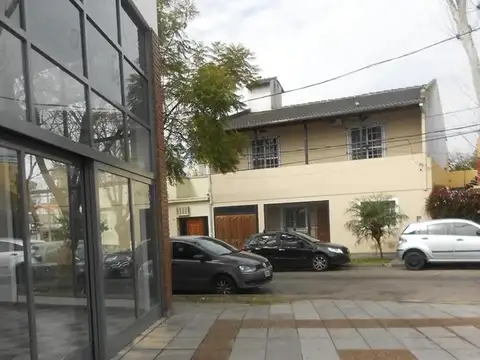 Local Comercial de 248 m² en ESQUINA Estratégica de Av. Mitr