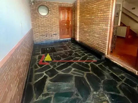Depto Tipo Casa 5 ambientes con 3 baños