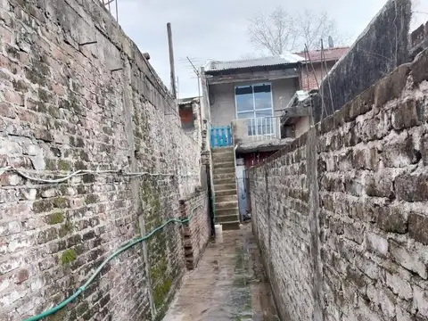 Casa 6 ambientes con 2 baños