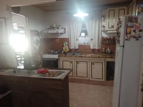 Glew, casa en lote propio de 22 x 50 metros