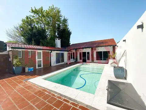 CASA EN VENTA EN GONNET CNO. CNTENARIO. LA PLATA