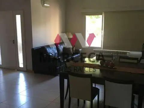 Casa en Alquiler de 3 dormitorios