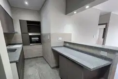 E Zeballos 4300