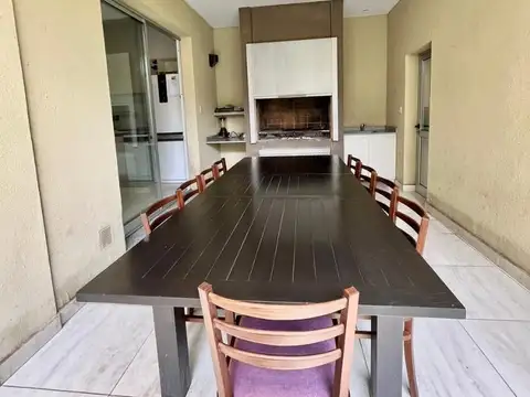 Casa en Venta al Este
