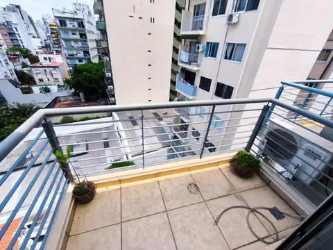 Excelentes Dos Ambientes al Contrafrente, con Balcon
