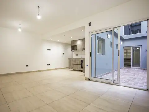 Depto Tipo Casa en Venta al Este