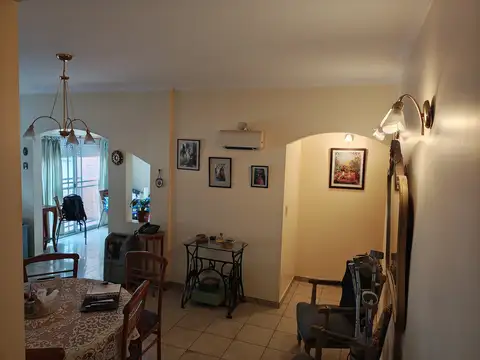 Maestra Mercedes Lascano 300, Piso 2