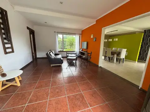 VENTA CASA 4 AMBIENTES QUINCHO PISCINA LAS LOMAS