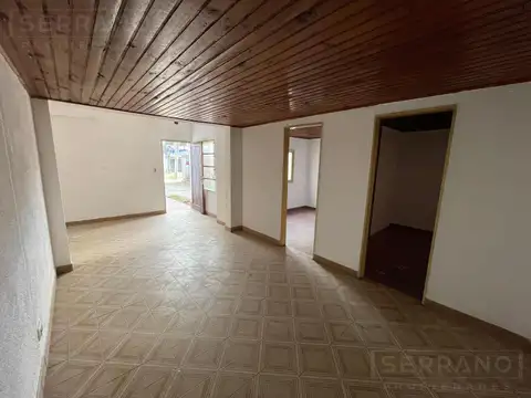 Casa 5 ambientes con 1 baño