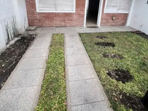 Depto Tipo Casa en Alquiler de 3 ambientes