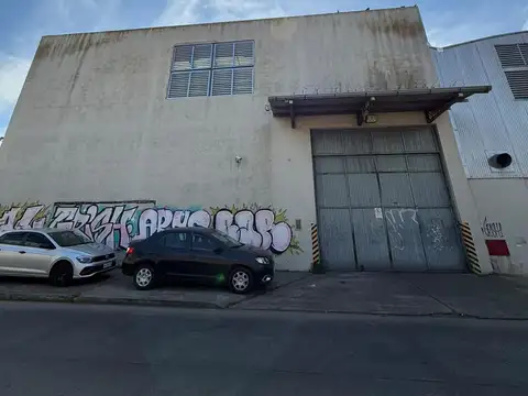 alquiler deposito galpon 1800m2 sobre lote 900m2