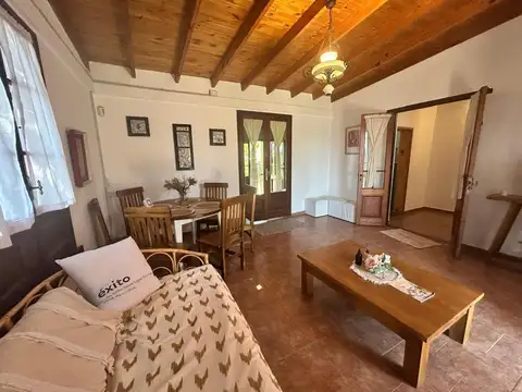 Casa en Venta con 2 cocheras