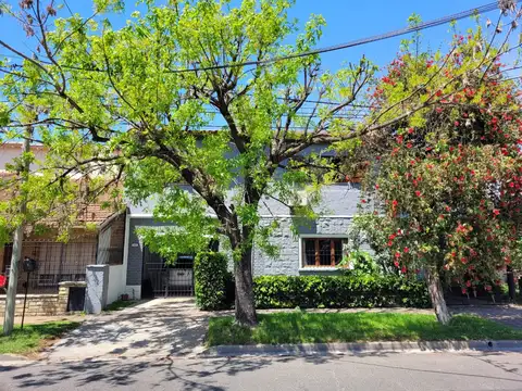 CHALET EN VENTA HURLINGHAM-IMPECABLE!