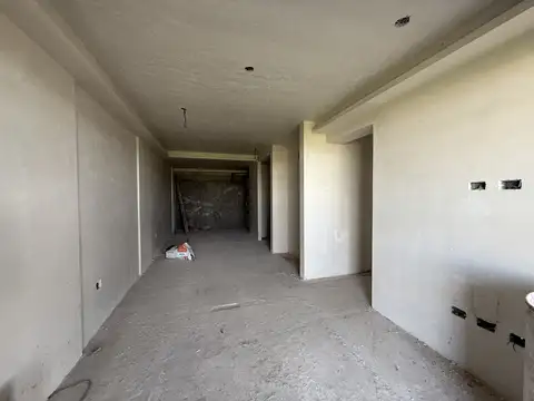 Departamento tres ambientes en piso único, orientado al frente