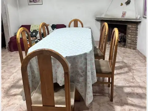 Casa 4 ambientes con 2 baños