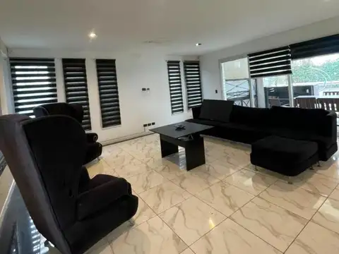 Casa 4 ambientes con 3 baños