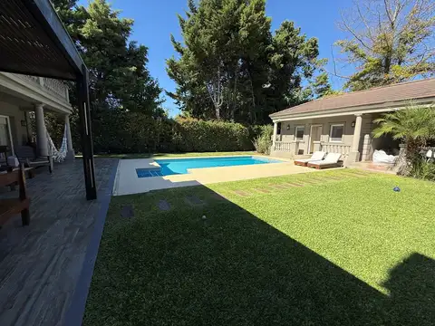 Casa 7 ambientes con 5 baños
