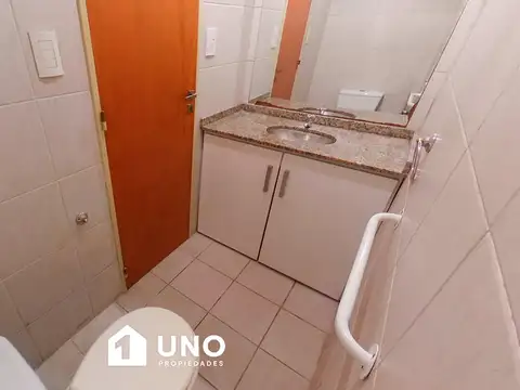 Local en Alquiler en Centro, $ 640.000