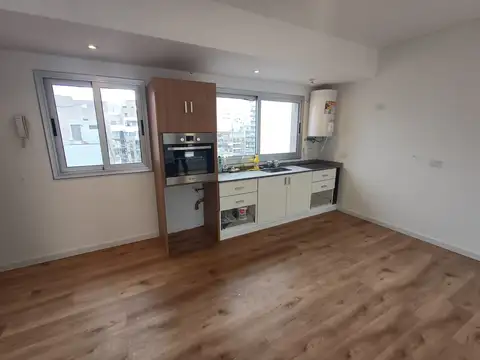 HERMOSO 2 AMBIENTES C/COCHERA EN ALQUILER, AL FRENTE CON BALCON TERRAZA, A NUEVO