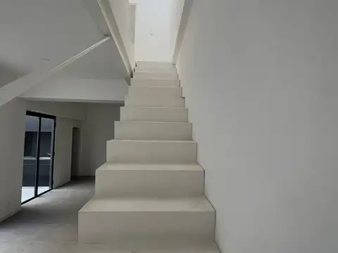 Depto Tipo Casa 3 ambientes con 3 baños